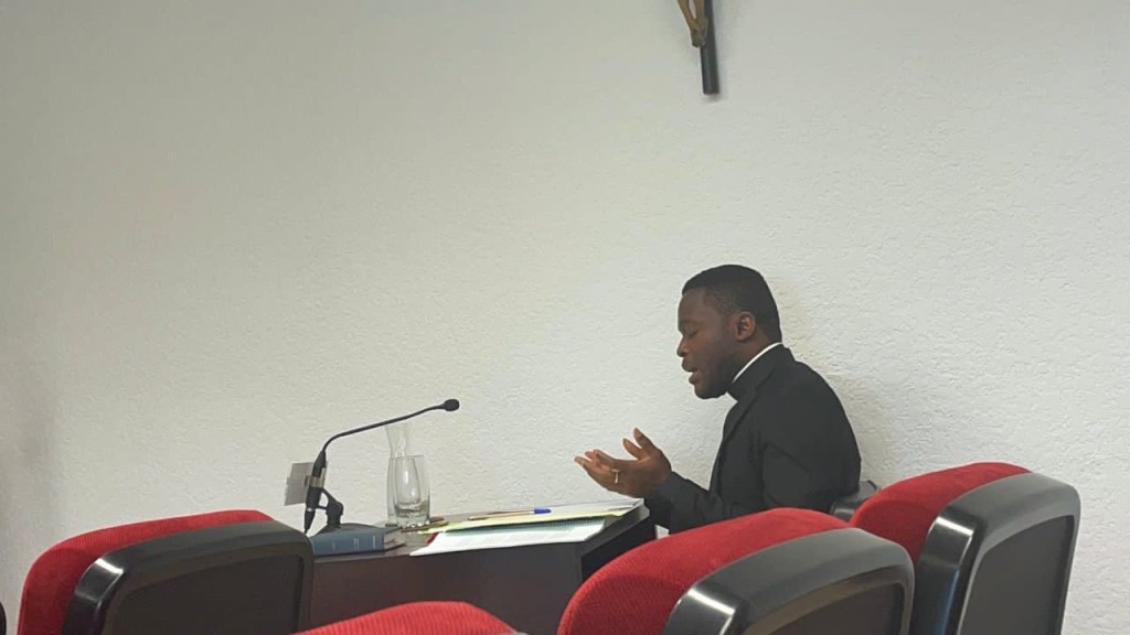 Fr. Valentine Anthony Umoh defends his doctoral thesis – VU_BIBLIA ACADEMIA